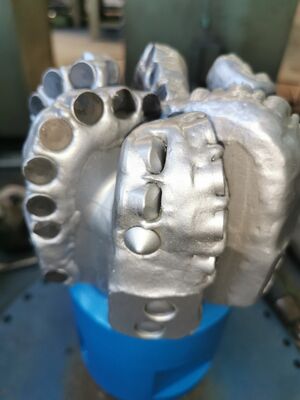 Punta per perforazione petrolifera e del gas con diamanti PDC, corpo in acciaio da 5,875 pollici